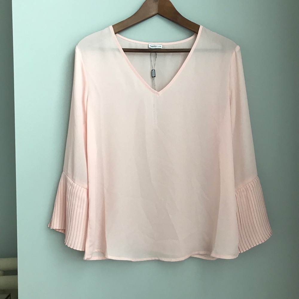 Light pink pleated sleeve blouse